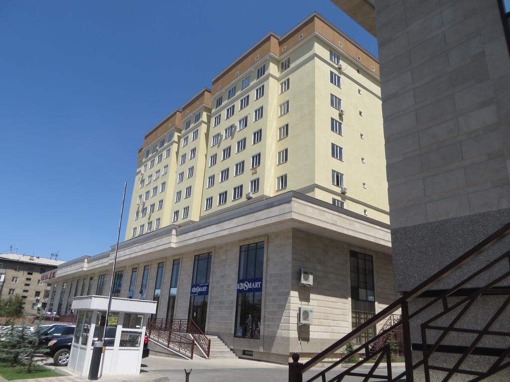 Bishkek Flatlux Apartments ภายนอก รูปภาพ