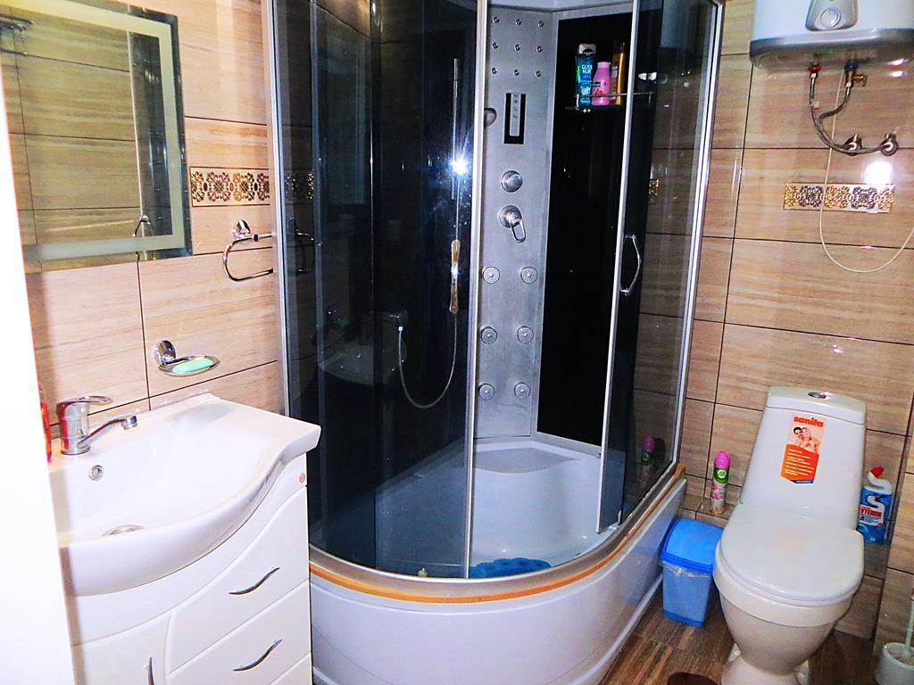 Bishkek Flatlux Apartments ภายนอก รูปภาพ